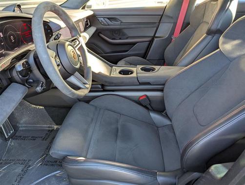 2024 Porsche Taycan GTS