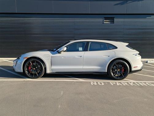 2024 Porsche Taycan GTS