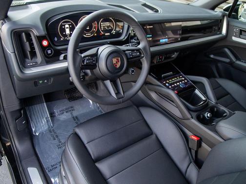 Chromite Black Metallic 2026 Porsche Cayenne Cayenne