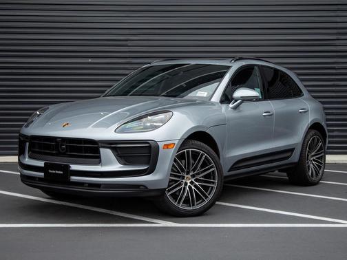Dolomite Silver Metallic 2026 Porsche Macan Macan