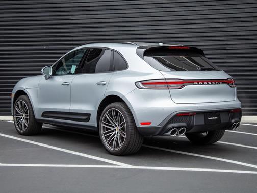 Dolomite Silver Metallic 2026 Porsche Macan Macan
