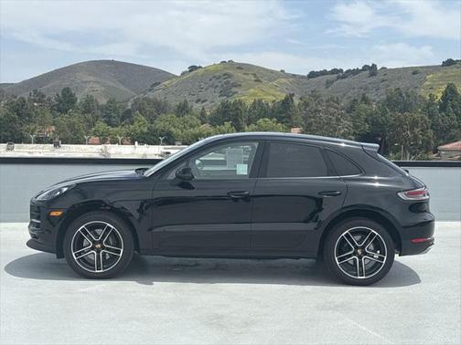 2021 Porsche Macan Base
