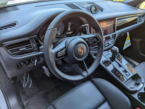 2025 Porsche Macan Macan