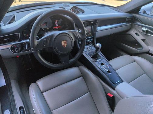 2014 Porsche 911 Carrera 4S