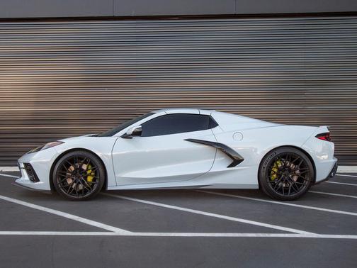 Ceramic White 2024 Chevrolet Corvette Stingray w/2LT