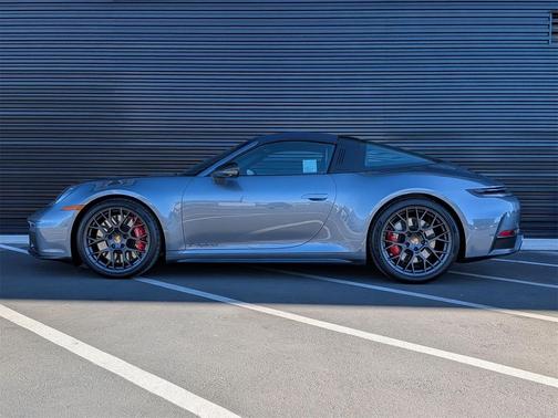 2026 Porsche 911 Targa 4 GTS