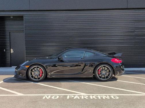 2016 Porsche Cayman GT4