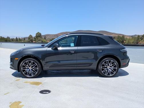 2025 Porsche Macan Base