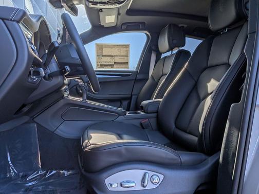 2026 Porsche Macan T