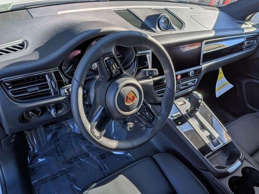 2026 Porsche Macan T