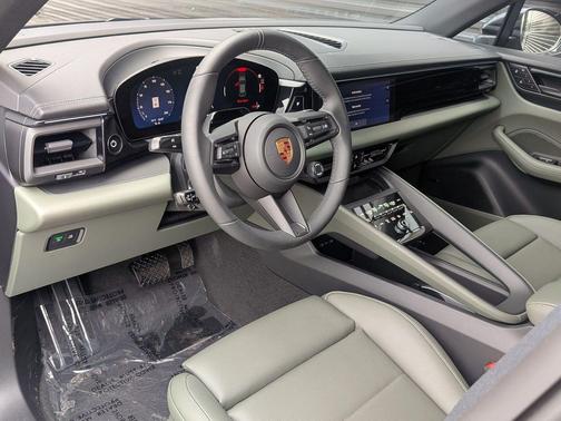 Volcano Grey Metallic 2026 Porsche Macan Macan Electric