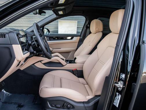 Chromite Black Metallic 2026 Porsche Cayenne Cayenne E-Hybrid
