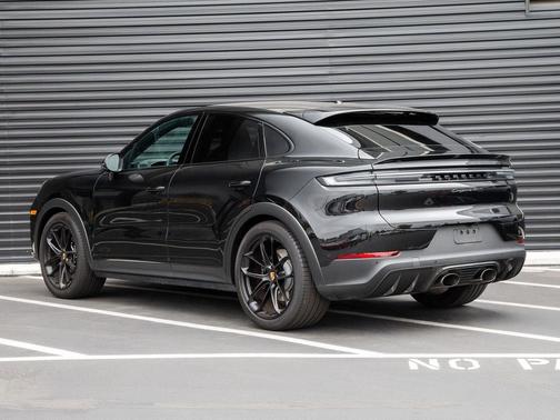 2026 Porsche Cayenne GTS