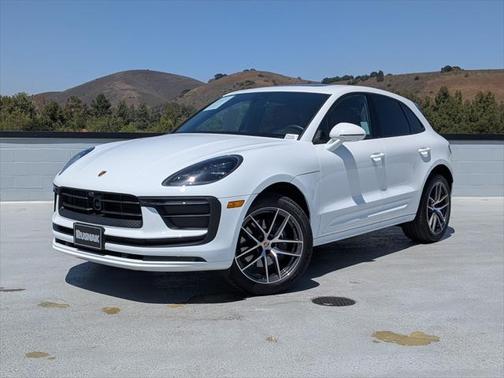 2025 Porsche Macan Base