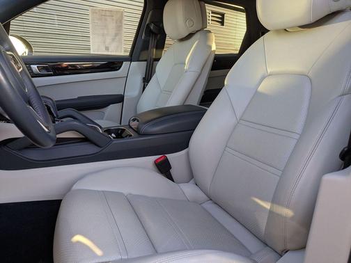 2023 Porsche Cayenne Cayenne