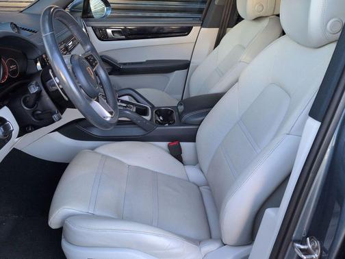 2019 Porsche Cayenne Cayenne