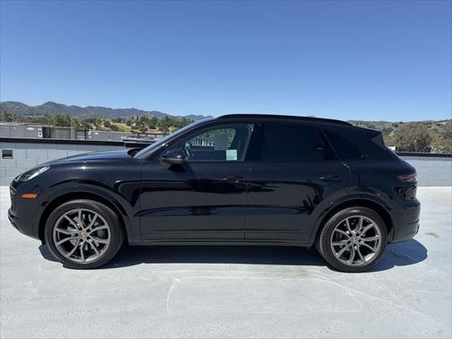 2022 Porsche Cayenne Platinum Edition