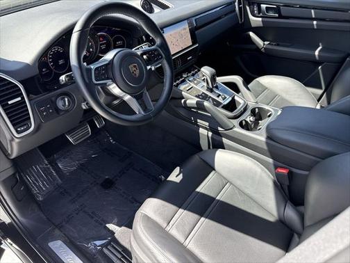 2022 Porsche Cayenne Platinum Edition