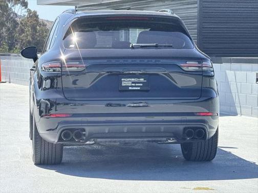 2022 Porsche Cayenne Platinum Edition