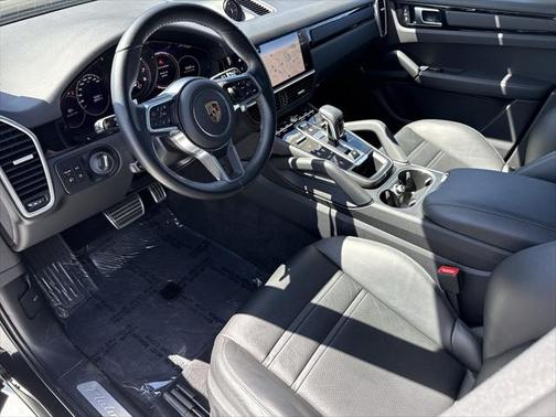 2022 Porsche Cayenne Platinum Edition