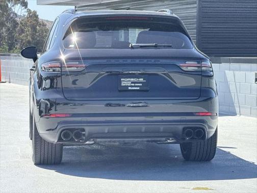 2022 Porsche Cayenne Platinum Edition