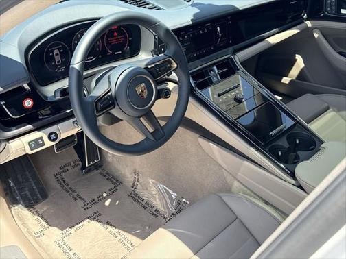 2025 Porsche Panamera 4