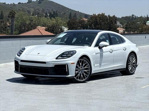 2025 Porsche Panamera 4