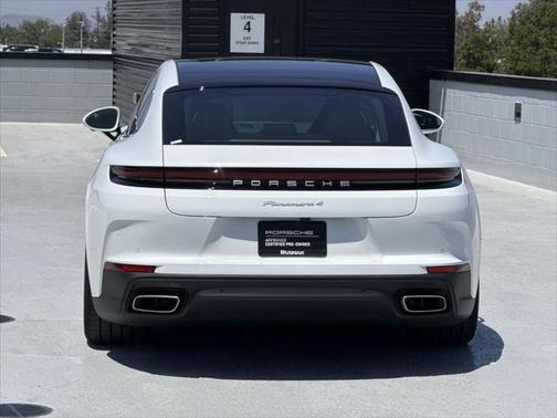 2025 Porsche Panamera 4