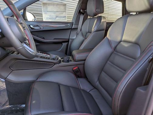 2026 Porsche Macan GTS