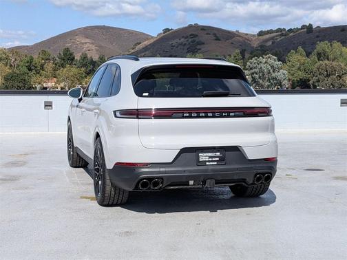 2025 Porsche Cayenne Base