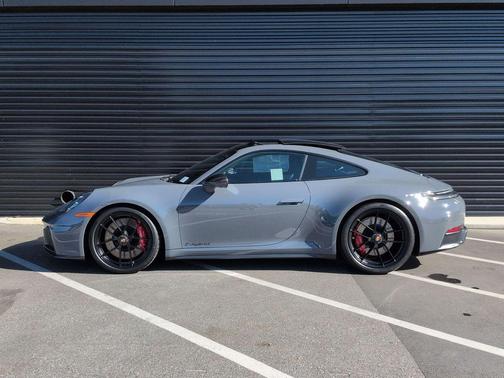 2026 Porsche 911 Carrera GTS