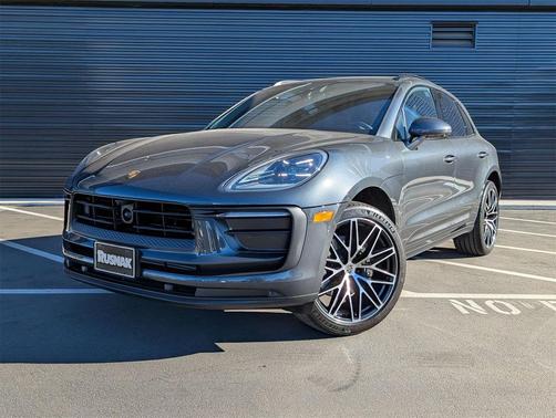 2025 Porsche Macan Base