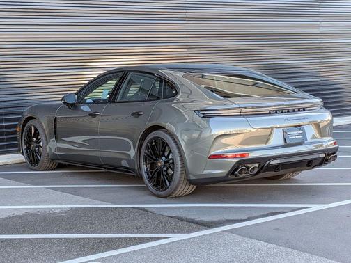 2026 Porsche Panamera GTS