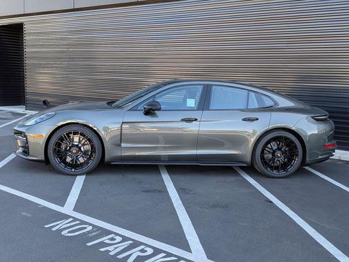 2026 Porsche Panamera GTS