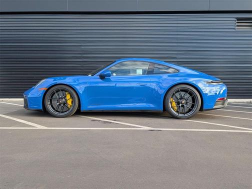 2025 Porsche 911 Carrera GTS