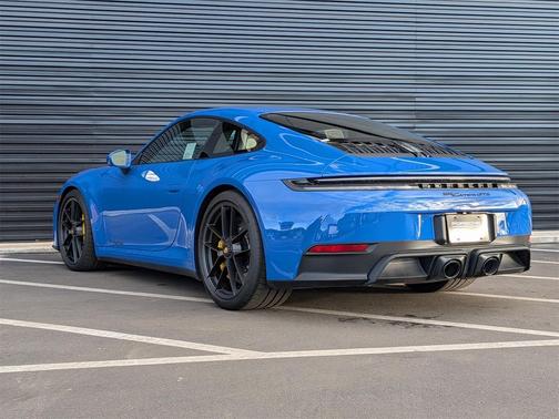 2025 Porsche 911 Carrera GTS