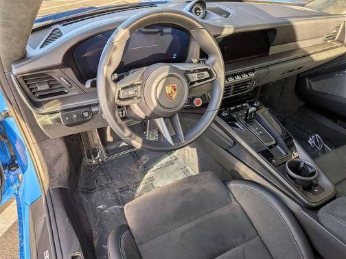 2025 Porsche 911 Carrera GTS