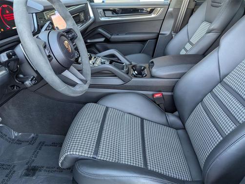 2025 Porsche Cayenne S