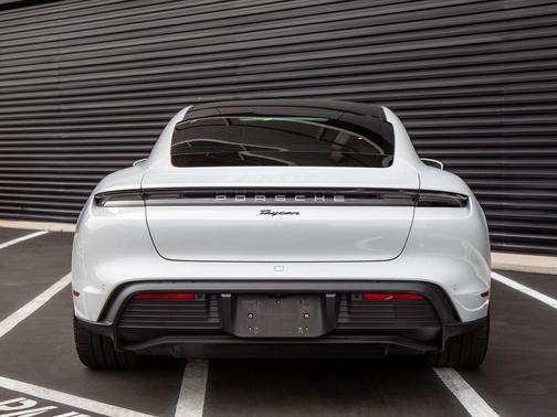 2024 Porsche Taycan