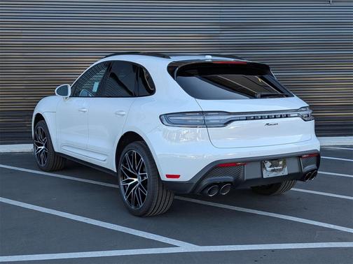 2025 Porsche Macan Base