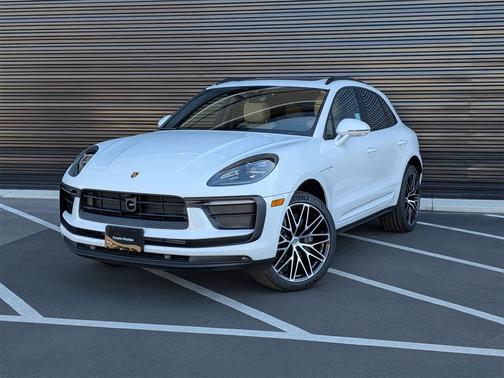 2025 Porsche Macan Base