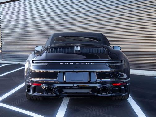 Jet Black Metallic 2024 Porsche 911 911 Carrera S