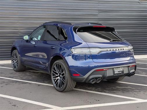 2025 Porsche Macan Base