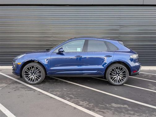 2025 Porsche Macan Base