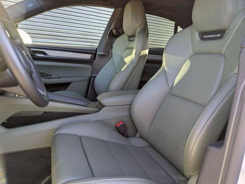 2025 Porsche Macan 4S