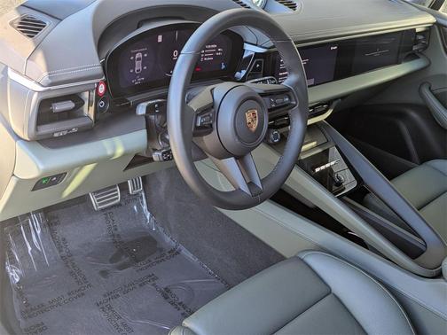 2025 Porsche Macan 4S