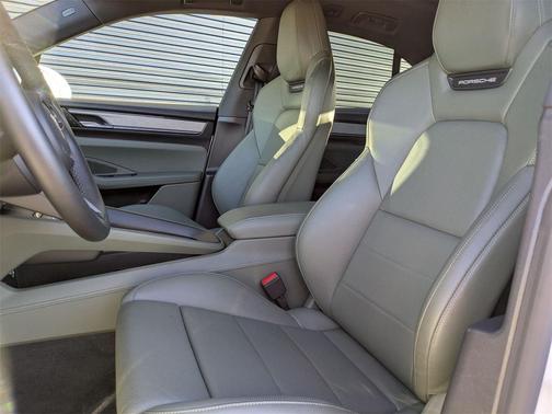 2025 Porsche Macan 4S