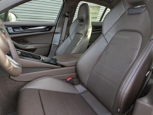 2026 Porsche Panamera 