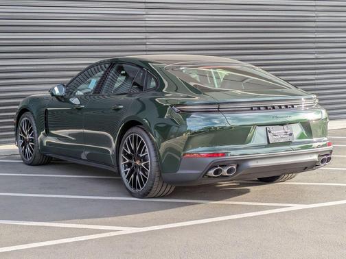 2026 Porsche Panamera 