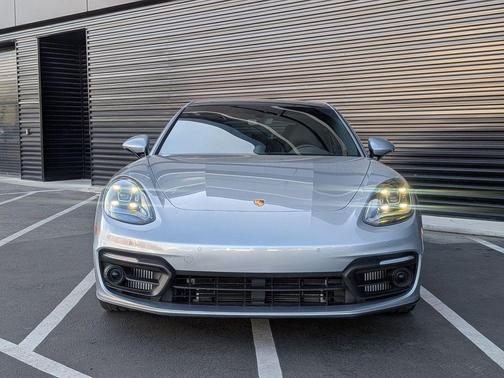 2023 Porsche Panamera 